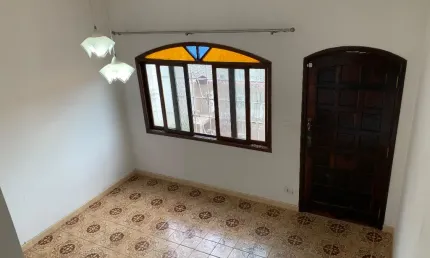 390 mil sobrado  2 quartos excelente localização com garagem geminado santa rosa perto do adélia e ademar de barros