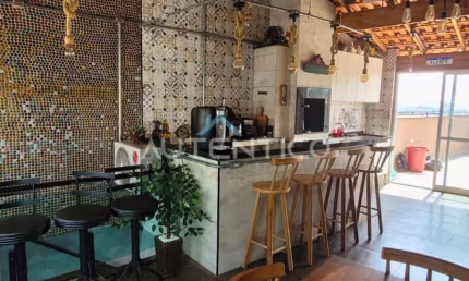Lindo Sobrado 2. Andares, Totalmente Planejado ,Espaço Gourmet com Chopeira , Bar e sacada.