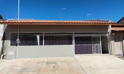 Casa com 3 quartos à venda na Avenida Parque Atheneu, 567, Parque Atheneu, Goiânia