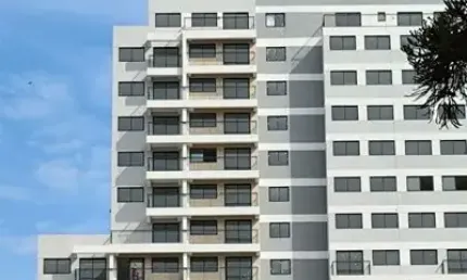 Studio amplo, com sacada e vaga de garagem, próximo ao shopping palladium e de tudo que você precisa!