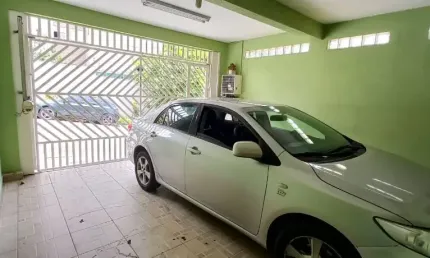 Lindo sobrado com 3 dormitórios, 2 vagas, churrasqueira e impecável