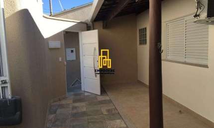 Casa para Venda em Uberlândia, Brasil, 3 dormitórios, 1 suíte, 3 banheiros, 2 vagas