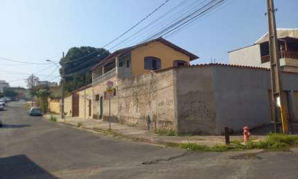 Casa com 3 quartos à venda na Rua José Nicodemos, Santa Cruz, Belo Horizonte