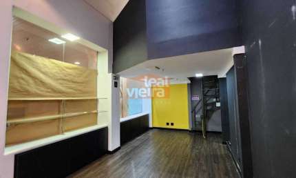 Casa comercial à venda na Avenida das Esmeraldas, Jardim Tangará, Marília