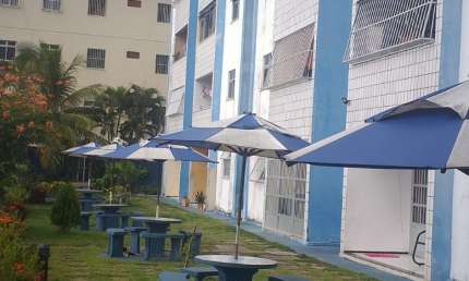 Apartamento com 3 Quartos e 2 banheiros à Venda, 76 m² por R$ 160.000