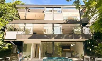 Casa Exclusiva com 5 Suítes à Venda no Jardim de Itanhangá – Conforto e Sofisticação