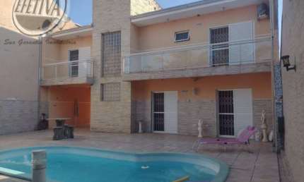 Casa com 3 quartos à venda na Estoril, 179, Estoril, Guaratuba