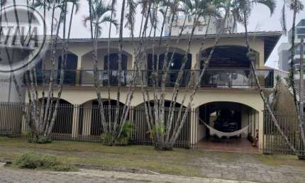Casa com 5 quartos à venda na Centro, 235, Centro, Guaratuba