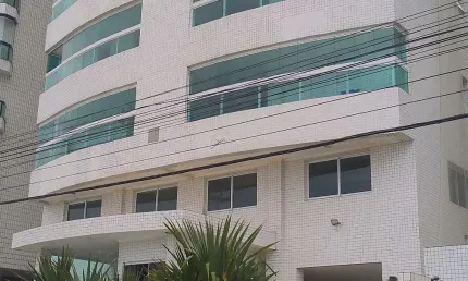 Apartamento 2 dormitórios mobiliado, varanda gourmet e vista do mar