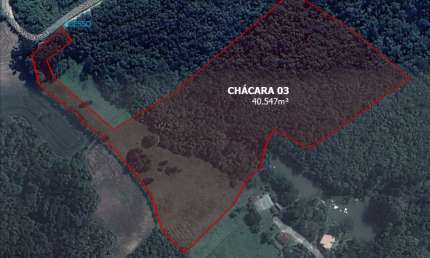 Linda chácara com lago, nascente e área de preservação