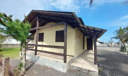 ÓTIMA OPORTUNIDADE CASA  À VENDA EM BALNEÁRIO ARROIO DO SILVA 