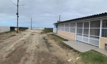 ÓTIMA OPORTUNIDADE CASA  À VENDA EM BALNEÁRIO ARROIO DO SILVA 