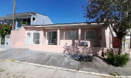 ÓTIMA OPORTUNIDADE CASA  À VENDA EM BALNEÁRIO ARROIO DO SILVA 