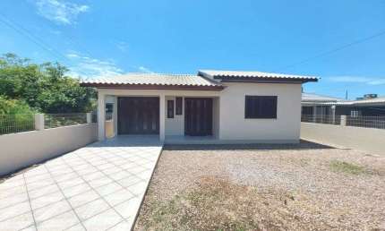 ÓTIMA OPORTUNIDADE CASA  À VENDA EM BALNEÁRIO ARROIO DO SILVA 