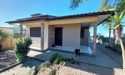 ÓTIMA OPORTUNIDADE CASA  À VENDA EM BALNEÁRIO ARROIO DO SILVA 