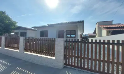 ÓTIMA OPORTUNIDADE CASA  À VENDA EM BALNEÁRIO ARROIO DO SILVA 