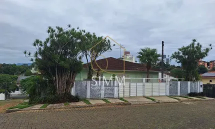 Casa com 4 quartos à venda na Rua Henrique Douat, Floresta, Joinville