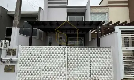 Casa com 2 quartos à venda na Rua São Leopoldo, Boa Vista, Joinville