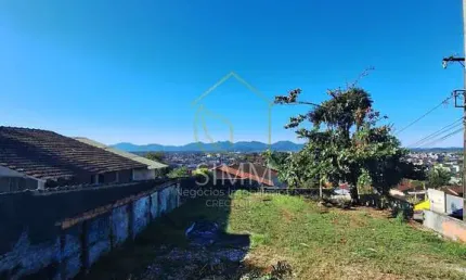 Terreno à venda na Rua Fraiburgo, 361, Iririú, Joinville