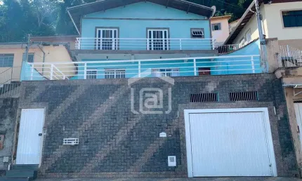 Casa à venda no bairro santana do pedregal em poços de caldas/mg