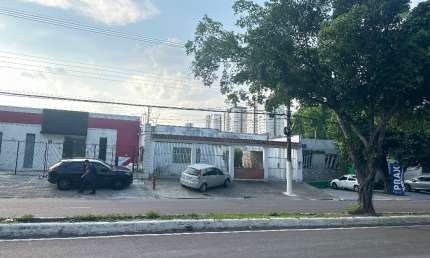 Casa comercial com 2 salas à venda na Avenida Jornalista Umberto Calderaro Filho, 9, Adrianópolis, Manaus