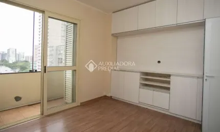 Apartamento com 3 quartos à venda na Avenida Borges de Medeiros, 1042, Centro Histórico, Porto Alegre, 82 m2 por R$ 280.000