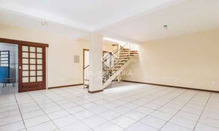 Casa com 3 quartos à venda na Rua Irmã Maria José Trevisan, 161, Farrapos, Porto Alegre, 92 m2 por R$ 260.000