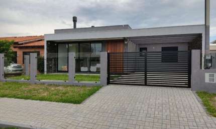 Casa 3 Dormitórios à venda no Bairro Arroio Teixeira com 120 m² de área privativa