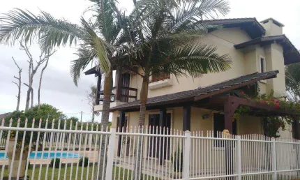 Sobrado 3 Dormitórios à venda no Bairro Arroio Teixeira com 150 m² de área privativa