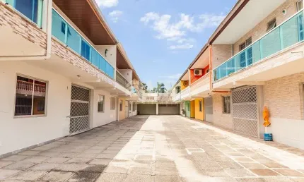 Casa com 3 quartos à venda na Rua São Mateus, 1964, Caiobá, Matinhos, 99 m2 por R$ 580.000