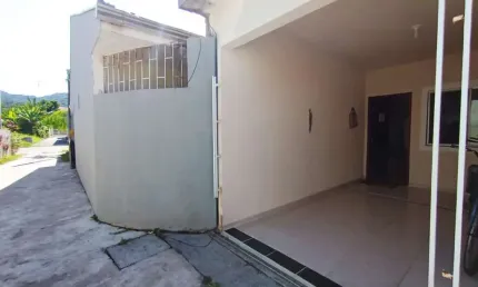 Casa com 2 quartos à venda na Rua Francisco Beltrão, 600, Tabuleiro, Matinhos, 56 m2 por R$ 270.000