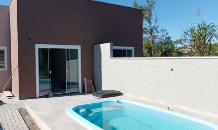 Casa com 3 quartos à venda na Rua Dezenove, 202, Saint Etiene, Matinhos, 78 m2 por R$ 420.000