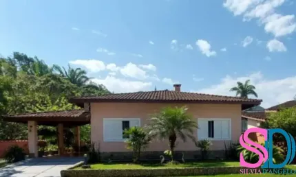 Excelente casa, com 3 quartos e piscina, em loteamento fechado, em Ubatuba, para venda OU PERMUTA POR CASA EM INDAIATUBA - SP