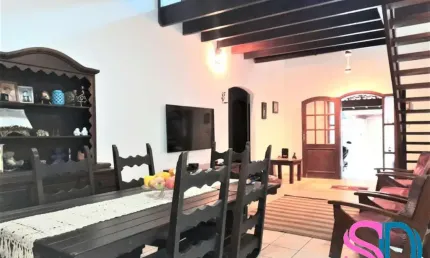 Linda casa tipo sobrado, com 5 quartos no Parque Vivamar, em Ubatuba – SP