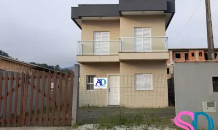 Casa tipo sobrado, com 4 quartos, mobiliado, para venda, na Praia da Maranduba, Ubatuba SP.