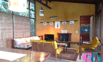 Casa em estilo rústico, com vista mar, para venda ou locação, na Praia do Prumurim, em Ubatuba SP