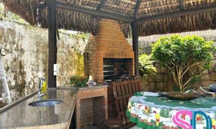 Casa com 5 dormitórios, para venda, no centro de Ubatuba - SP