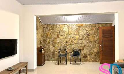 Ótima Casa, com 3 dormitórios, para locação, na região central de Ubatuba - SP