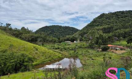 Propriedade rural à venda, com área de 03 hectares e lago, localizado no bairro das Palmeiras, São Luiz do Paraitinga - SP