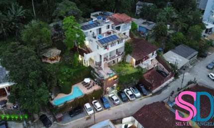 Casa com 12 lofts a venda Praia Grande - Ubatuba - SP