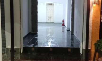 Imóvel Comercial, para locação, localizado no Centro de Ubatuba - SP