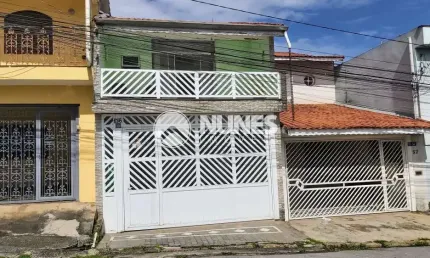 Lindo sobrado em Jandira, com excelente localização.