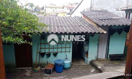 Casa Térrea  -  344 m²,  com 3 dormitórios - Quintal amplo