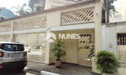 Maravilhosa Casa com excelente acabamento - 3 suítes e 4 vagas de garagem - Ótima localização,
