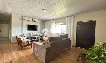 CHACARA EM SÃO ROQUE!  Terreno de 5.000 metros,  2 casas, 1 salão e 3 cocheiras