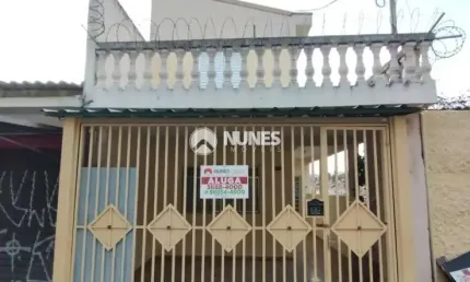 Sobrado independente, recém reformado no bairro do rio pequeno.