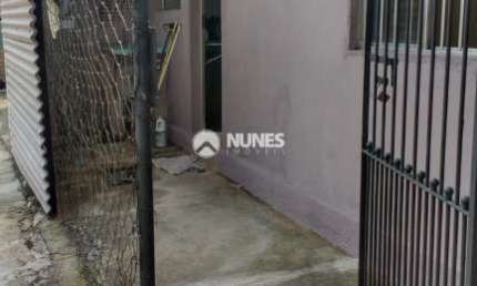Casa com 2 quartos para alugar na Vila Creti, Carapicuíba 