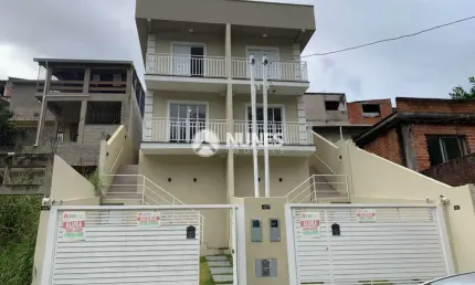 Casa com 03 dormitórios em Cotia - Recém construída, 01°locação. Oportunidade, casa grande e bem estruturada com 02 vagas de garagem e piscina aquecida