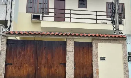 Excelente casa de 3 quartos, com suíte e vaga a venda em irajá