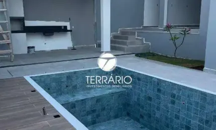 Casa à venda no alta villa em varginha com piscina e 2 suítes